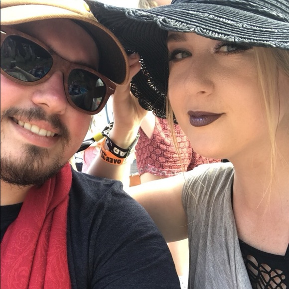 Meet Your Posher, Lauren! - Picture 2 of 6